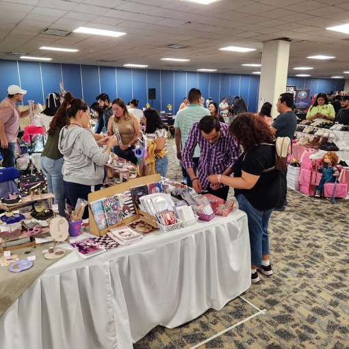 Exitoso Cantarito Bazar 2023: Impulsando el Emprendimiento y Sostenibilidad