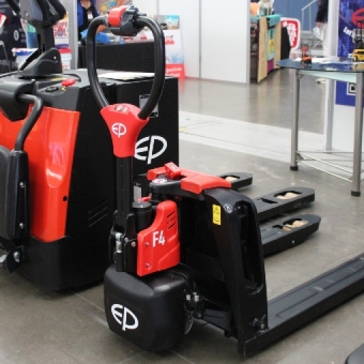 Realizan Expo para proveedores de la construcción en Poliforum León